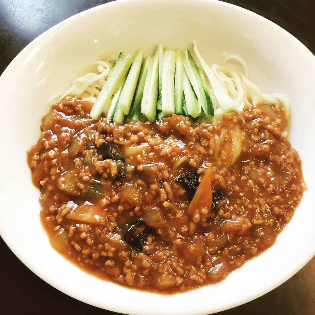 ジャージャー麺